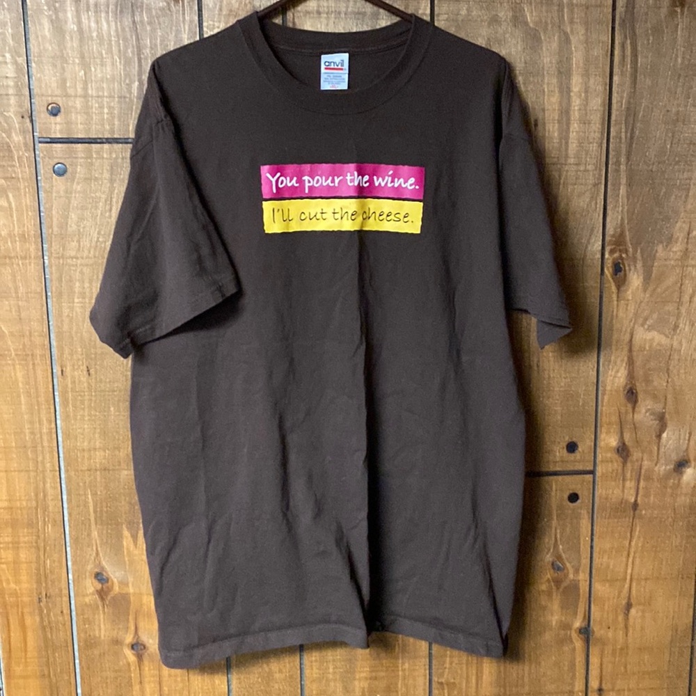 Men’s gag T-shirt “You pour the Wine, I’ll cut the cheese” size XL, 100% cotton
